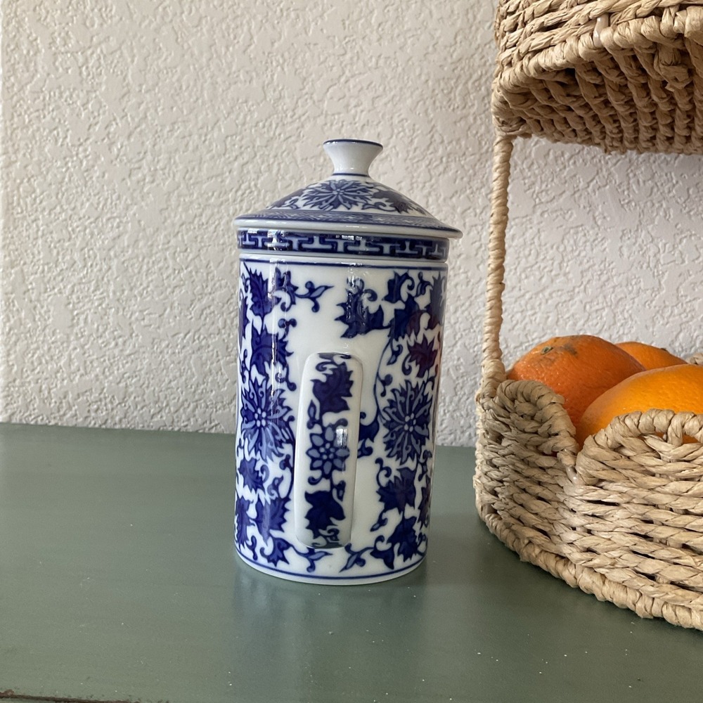 Pier 1 Chinoiserie Infuser Lid Blue White Hand Painted Porcelain Cup Mug - Picture 2 of 7